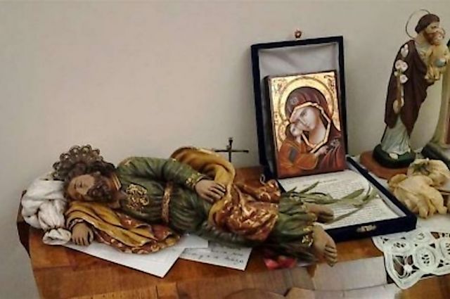 Statua di San Giuseppe nello studio di Papa Francesco