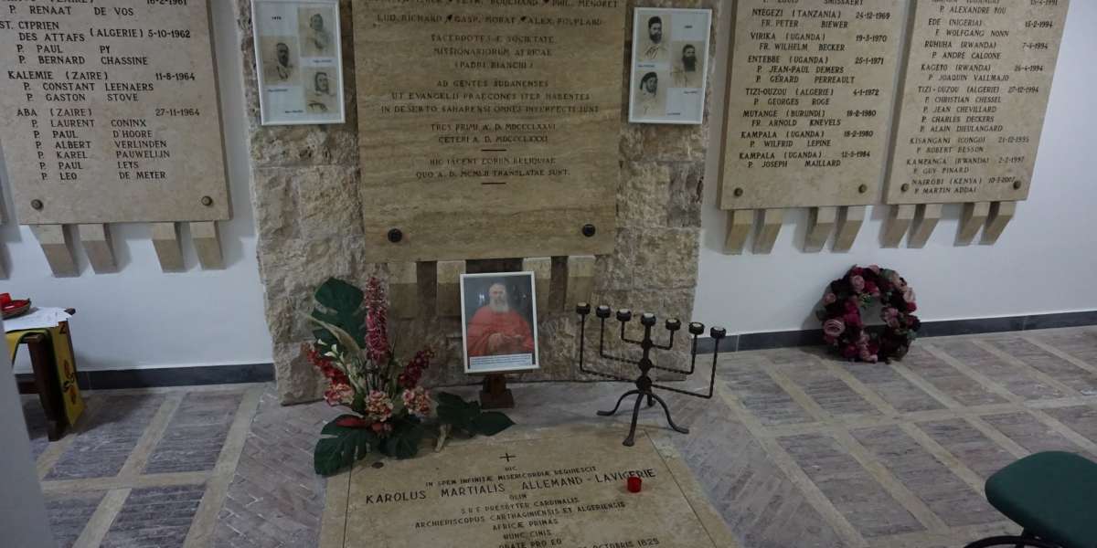Tomba del Cardinal Lavigerie e sacrario di tutti i Missionari d'Africa uccisi in missione - crypta della Casa Generalizia a Roma