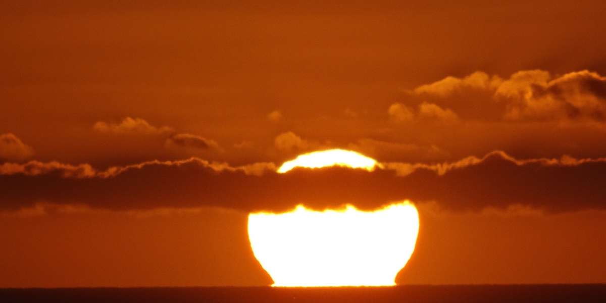 La benedizione è una luce più sfolgorante di quella del sole.
Madre Julia